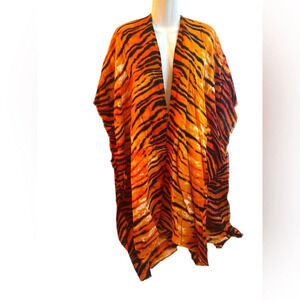 Janice Tiger Print Shawl Wrap Poncho One Size